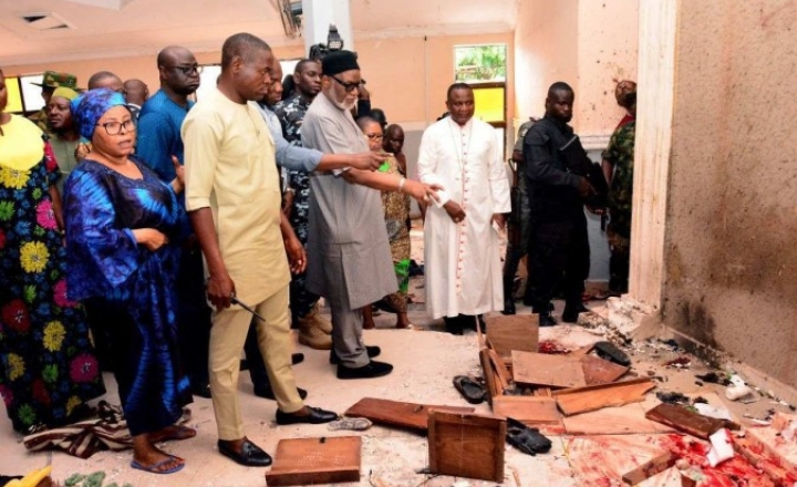 Massacre de católicos dentro da missa na Nigéria
